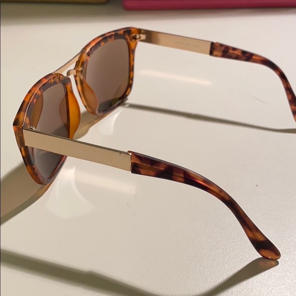 Tortoise shell frames sunglasses - Picture 2 of 5